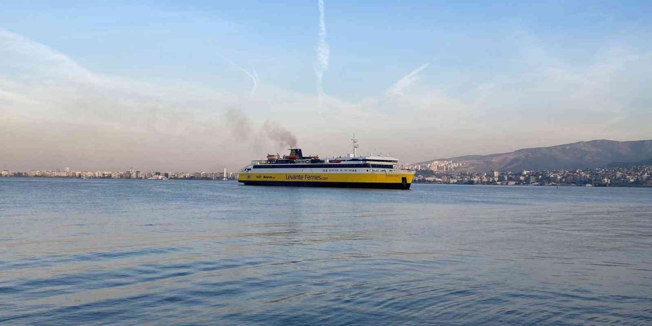 Selanik-İzmir feribot seferleri başladı