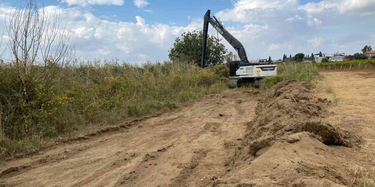 Dere yatakları temizleniyor, taşkınlara karşı önlem alınıyor