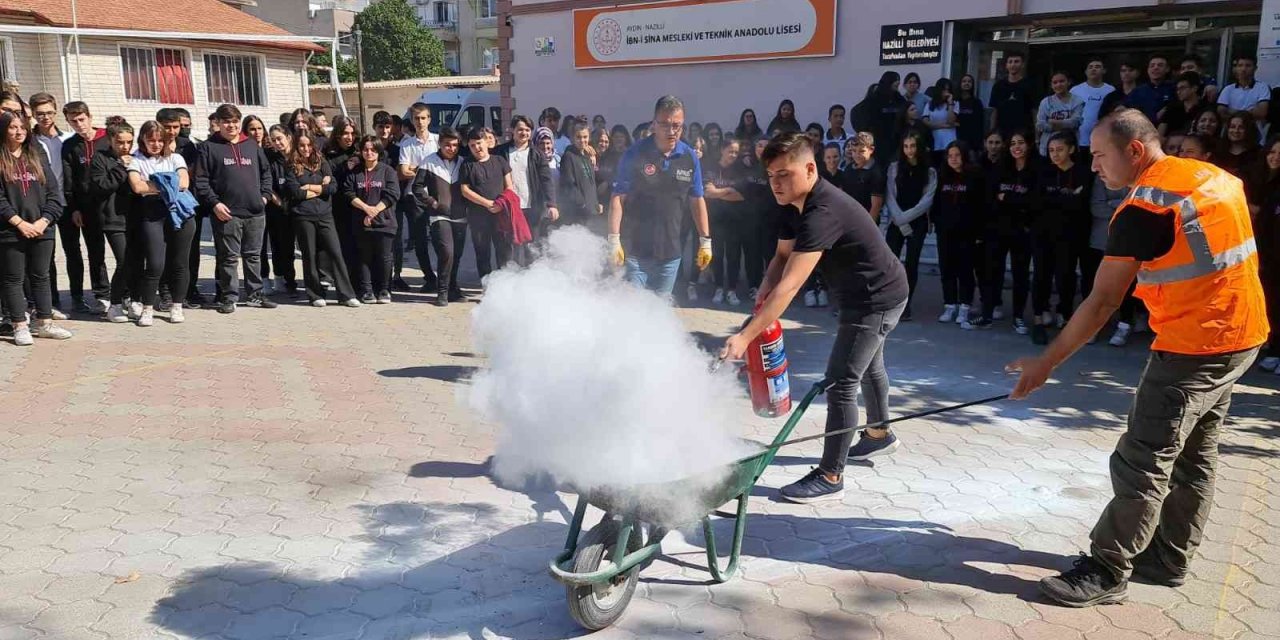 AFAD Nazilli’de Afet Eğitimi ve Tatbikatı gerçekleştirdi