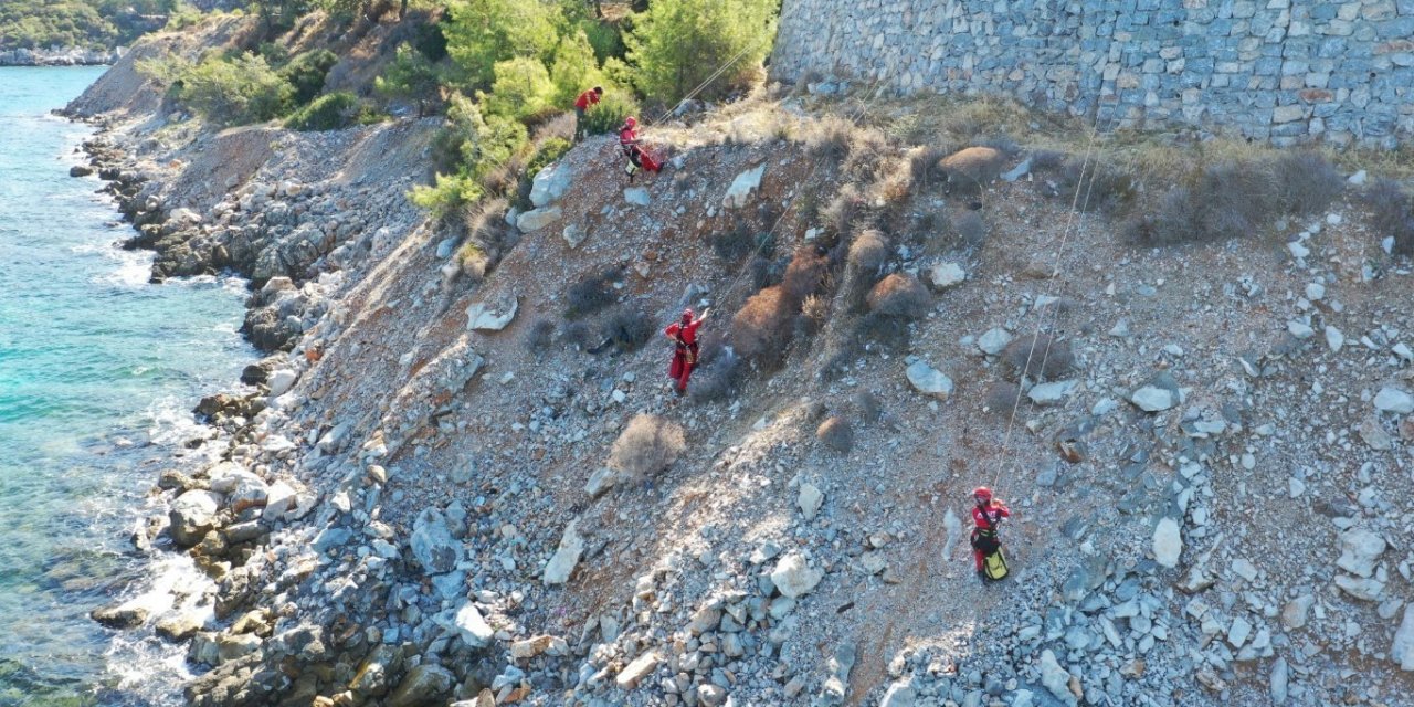 Atıklar, AKUT yardımıyla toplandı