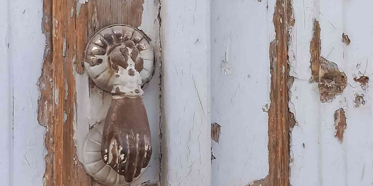 Kapı tokmakları yok oluyor