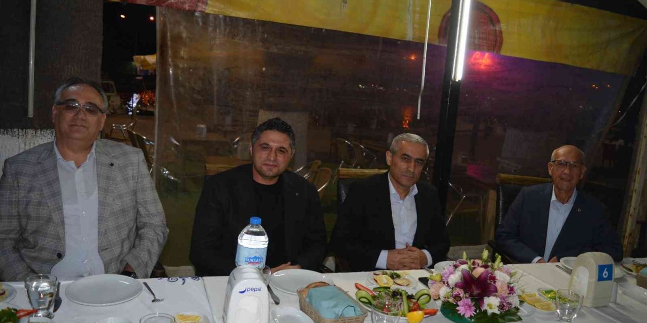 Aliağa’da amatör balıkçılar birlik ve beraberlik yemeğinde buluştu
