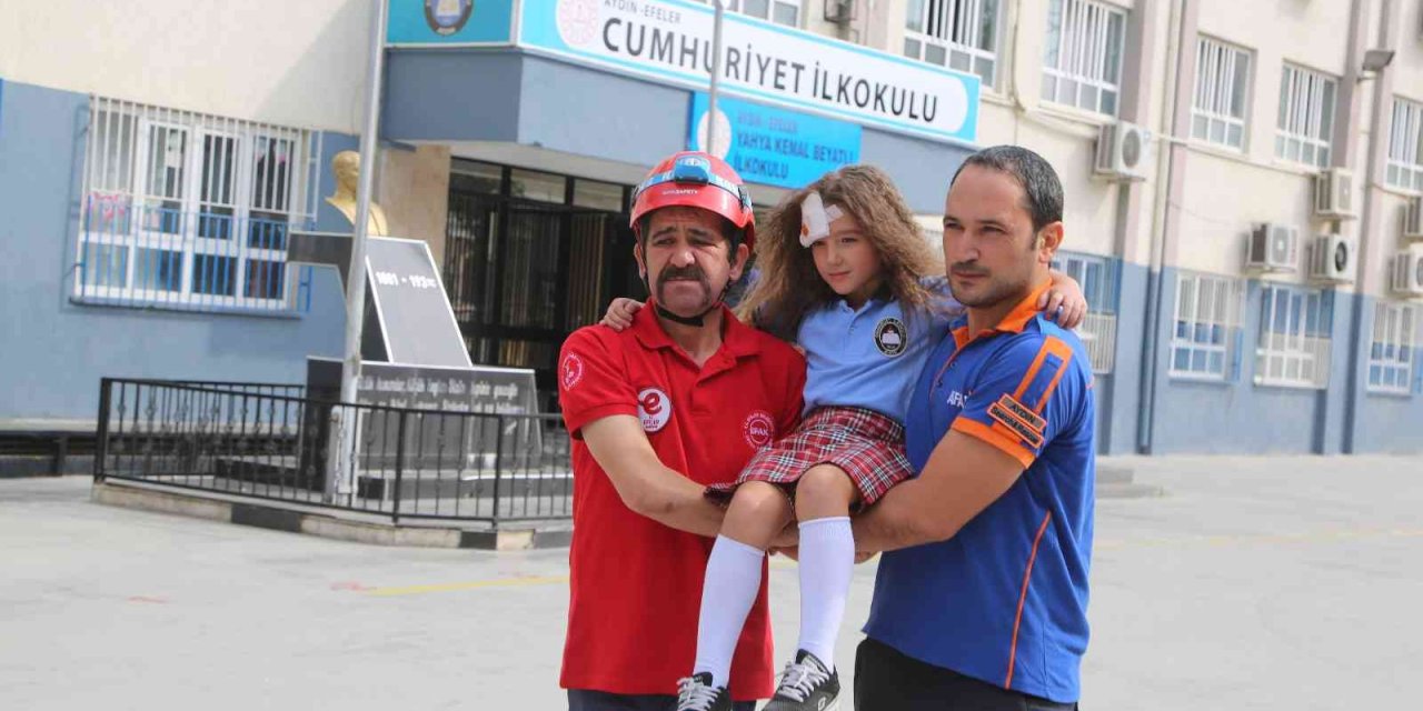 EFAK’ tan öğrencilere deprem eğitimi