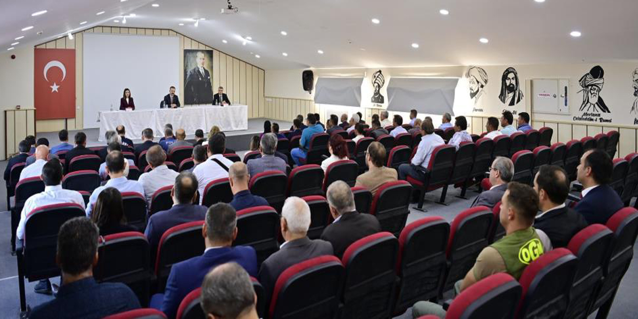 Vali Aksoy, Karpuzlulu muhtarlar ile bir araya geldi