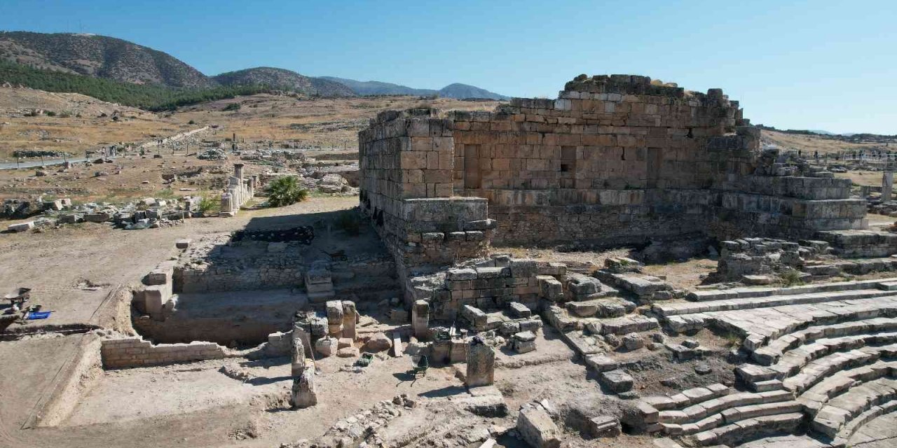 İnsanlık tarihini değiştirecek arkeolojik kazı Hierapolis’te sürüyor