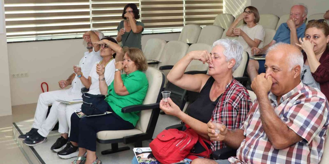 Zeytinyağı tadım eğitimleri sürüyor