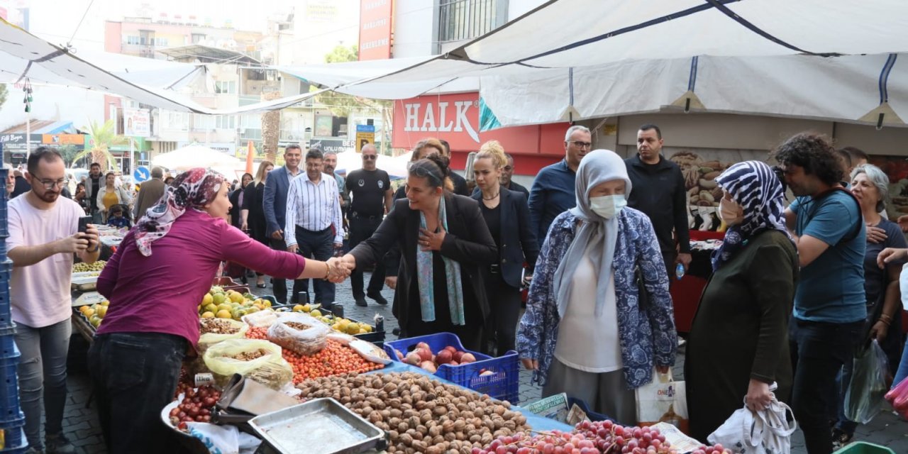 Başkan Çerçioğlu Salı pazarında vatandaşlarla buluştu