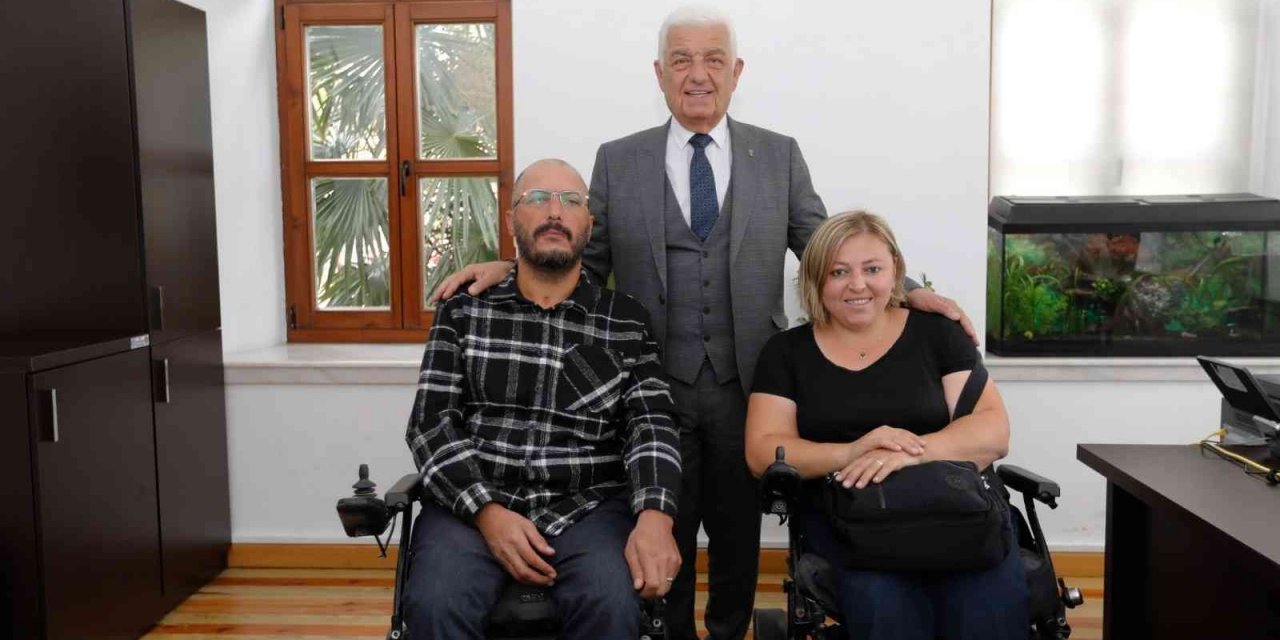 Yeni evli çiftten Başkan Gürün’e teşekkür ziyareti