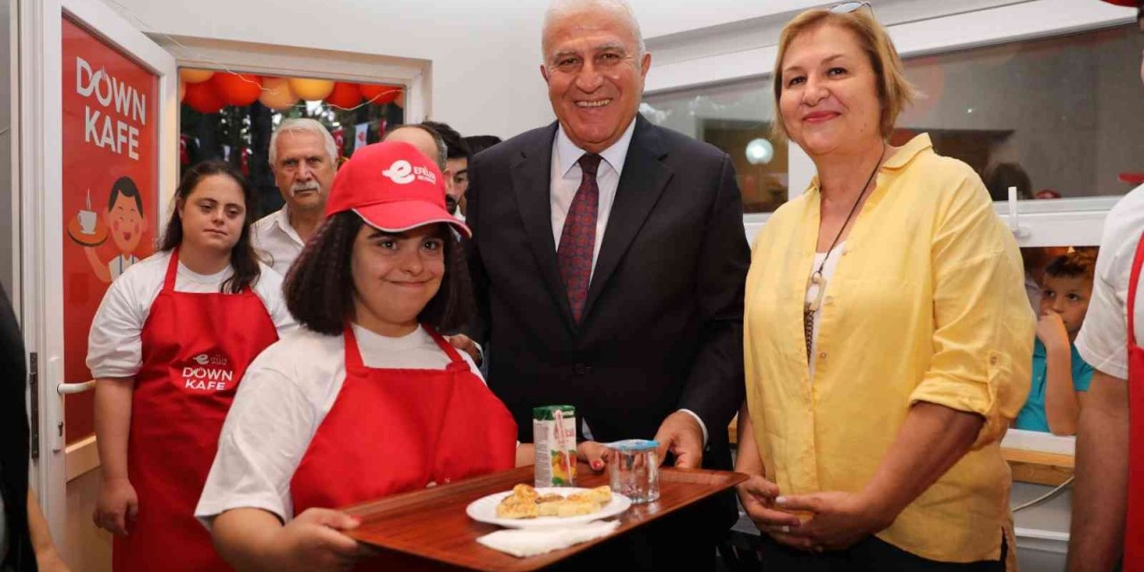 Vatandaşlardan Efeler Down Kafe’ye ilgi
