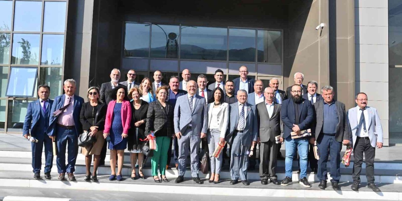 Başkan Ergün muhtar dernek başkanlarını ağırladı