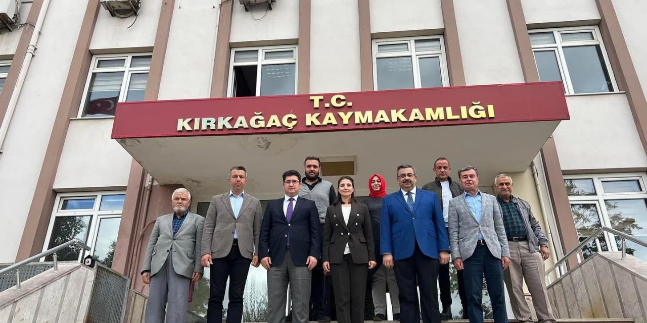 AK Parti’li Kıvırcık Kırkağaç’ta esnafı dinledi