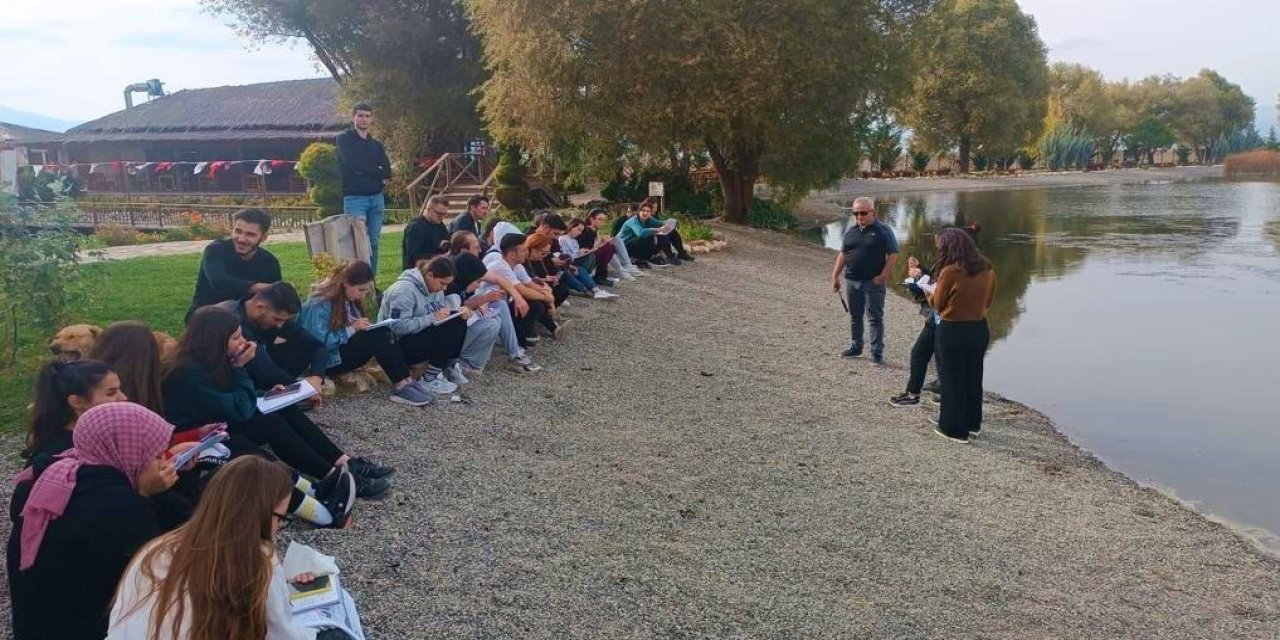 PAÜ’lü öğrenciler Acıpayam’da arazi çalışması gerçekleştirdi