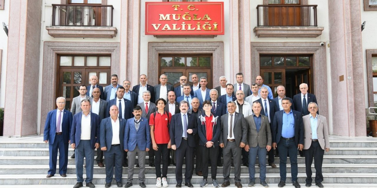 Vali Orhan Tavlı Muhtarlarla Bir Araya Geldi