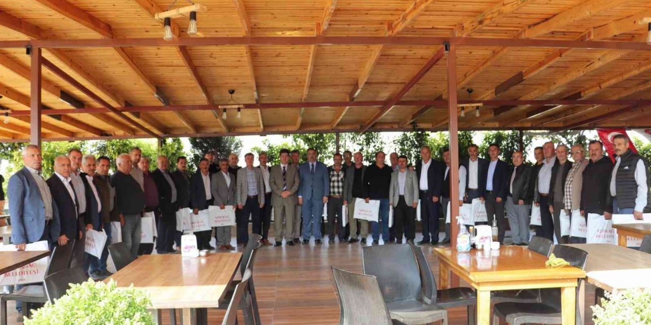 Kırkağaç’ta muhtarlar yemekte buluştu