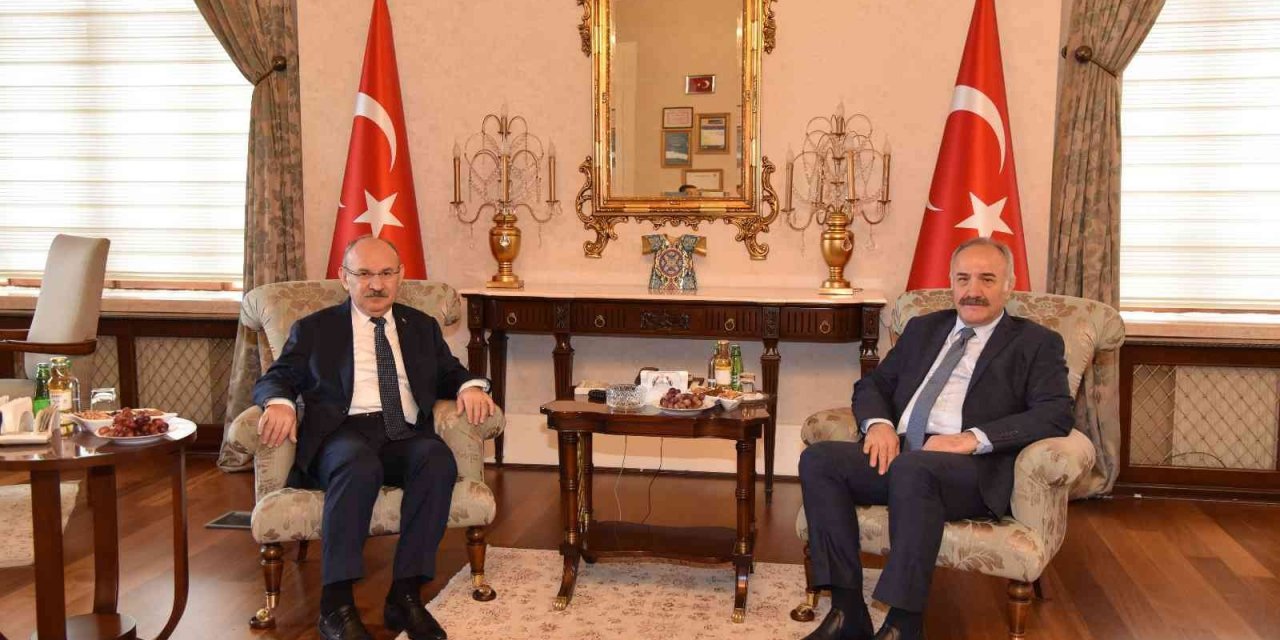 Milli Güvenlik Kurulu Genel Sekreteri Seyfullah Hacımüftüoğlu Vali Karadeniz’i ziyaret etti