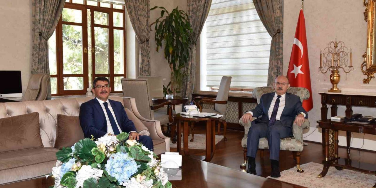 Başkan Çelik’ten Vali Karadeniz’e ‘Manisa’nın fethi’ daveti