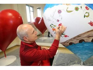 Başkan Akgün, Eşiyle Birlikte Sevgiyi Resmetti