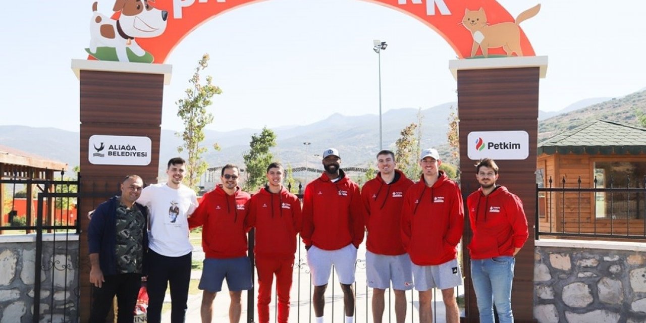 Basketbolcular sevimli dostlarla moral depoladı
