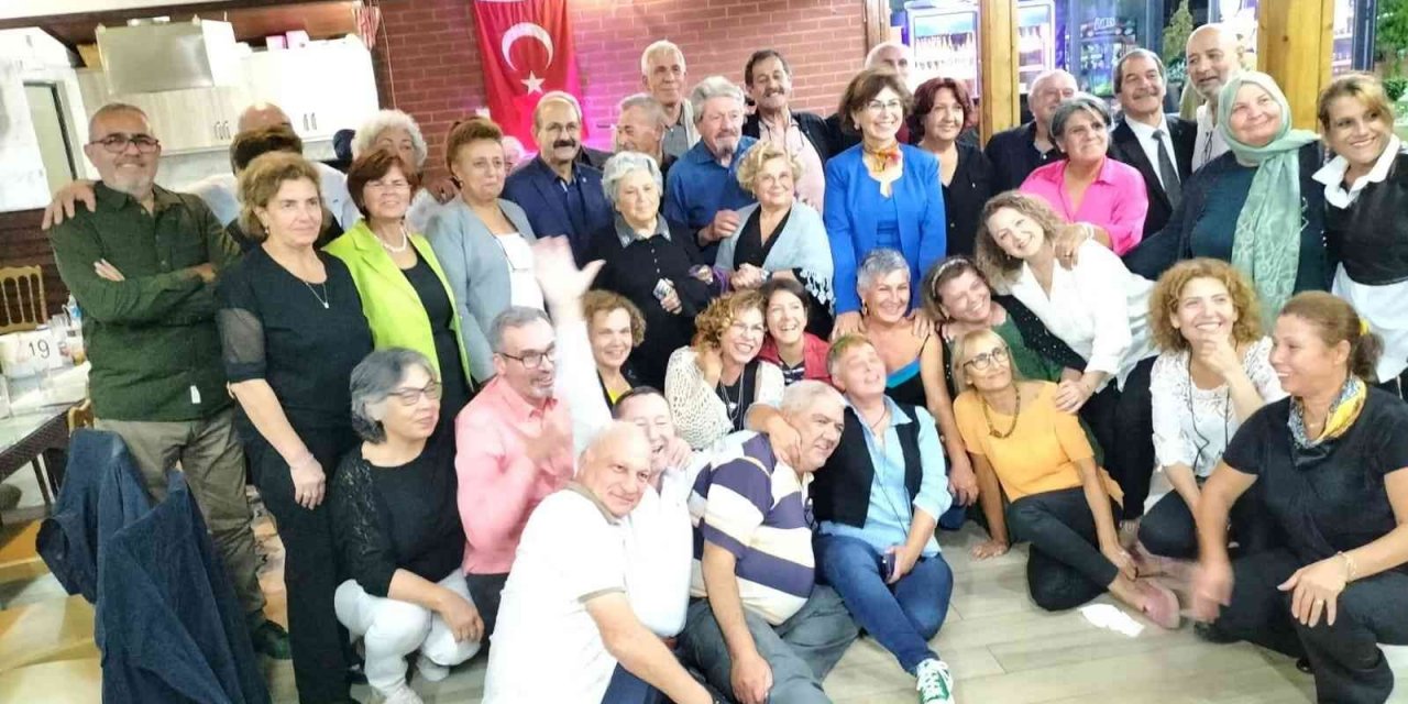 Köyceğiz’de lise arkadaşları yıllar sonra buluştu