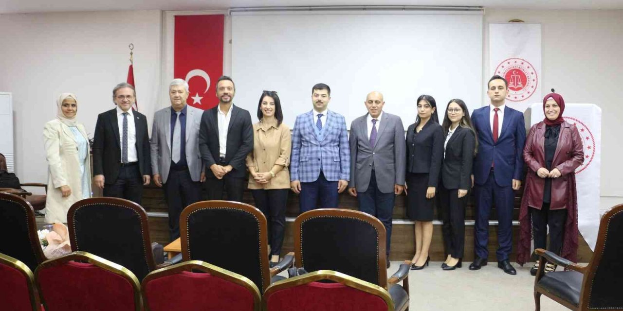 Aydın’da hakim ve savcı adaylarına kişisel gelişim eğitimi verdi