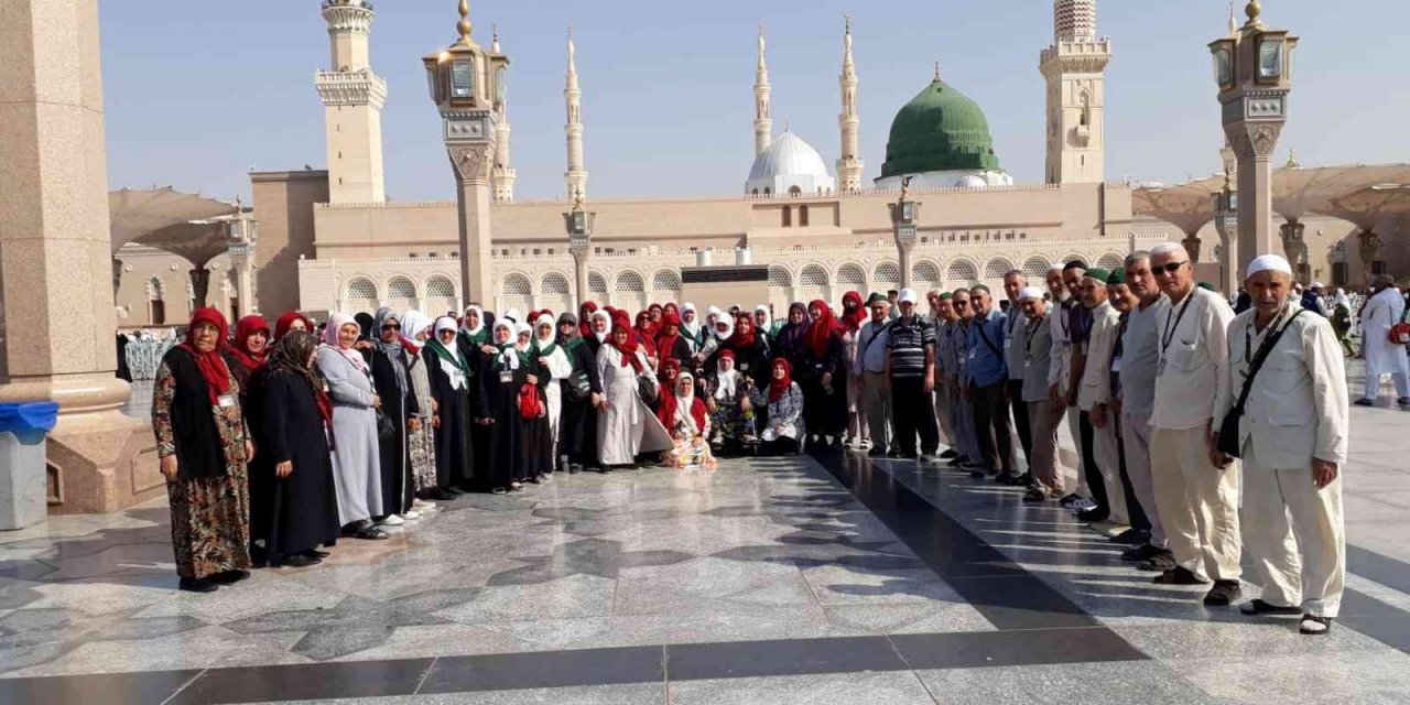 Kutsal topraklara giden ilk umre kafilesi Denizli’ye döndü