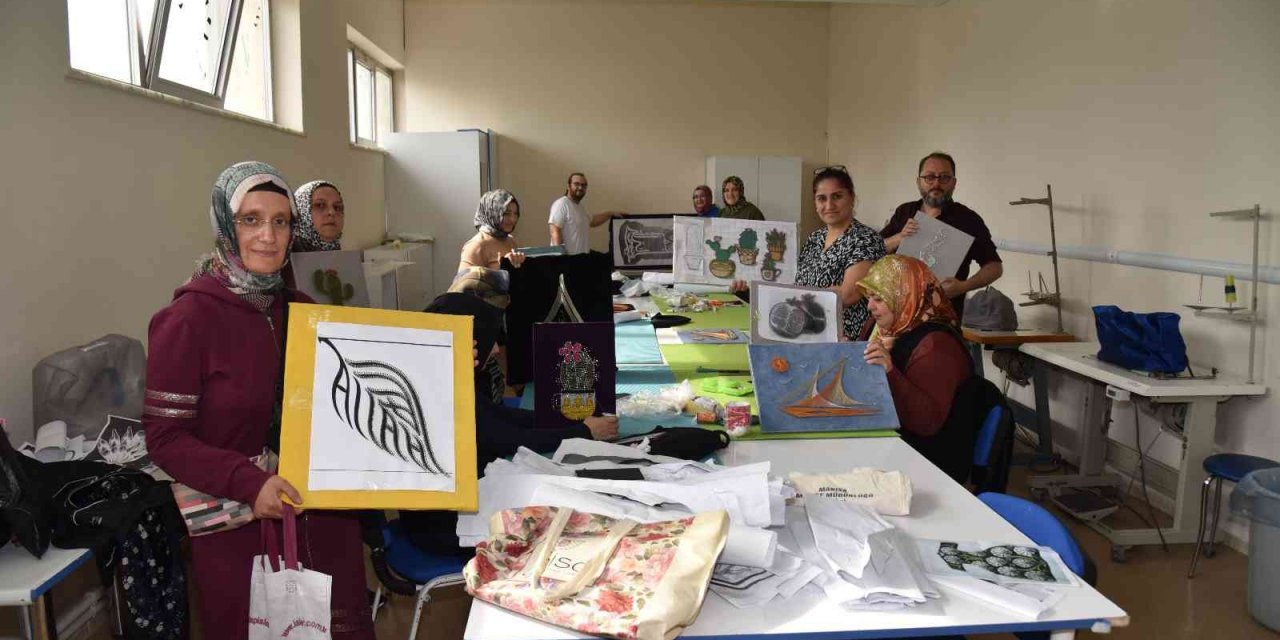 Çiviyi sanatla buluşturuyorlar