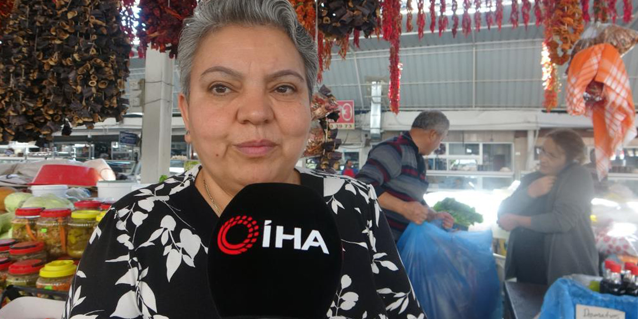 Ekmeğini acıdan çıkartıyor