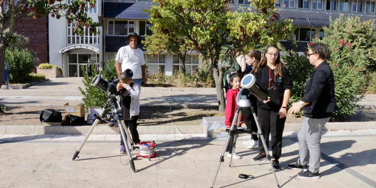 Muğla’da öğrenciler güneş tutulmasını izledi