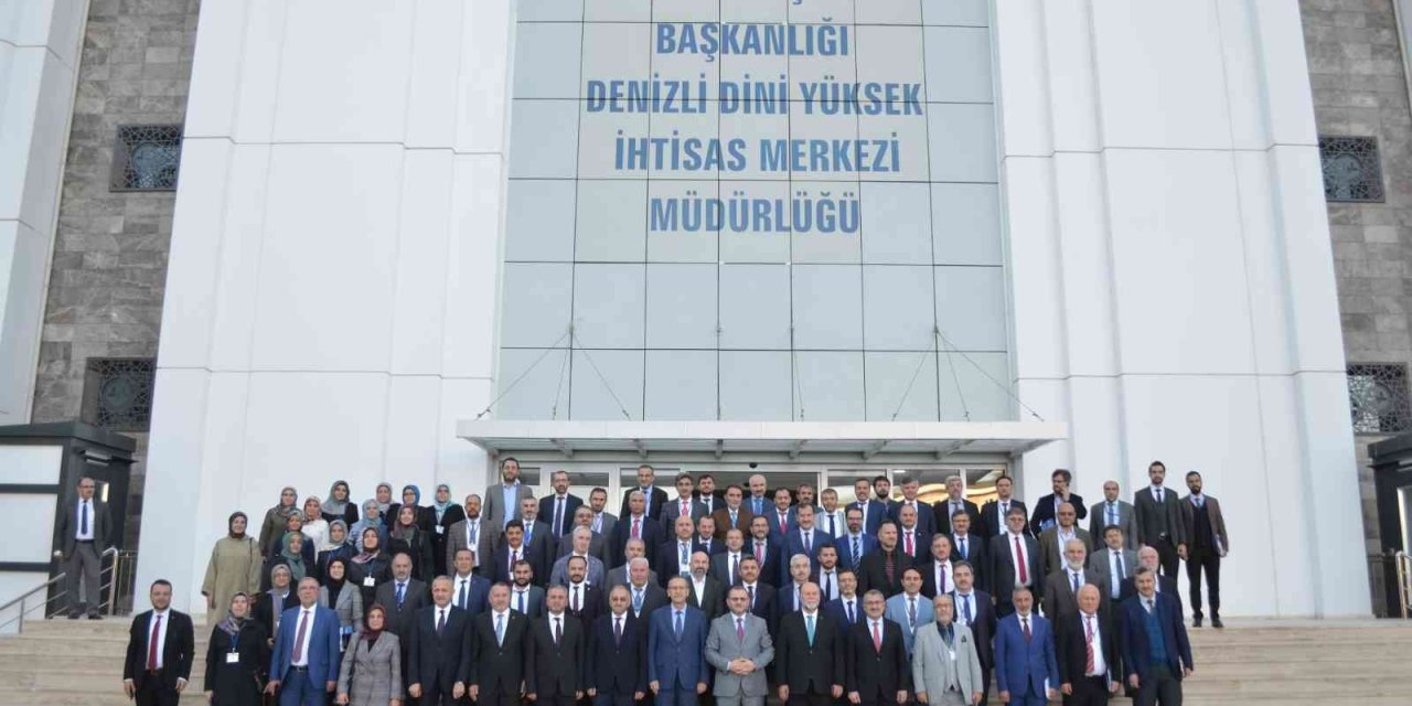 Denizli’de ADRB ve gençlik çalıştayı bölge istişare toplantısı yapıldı