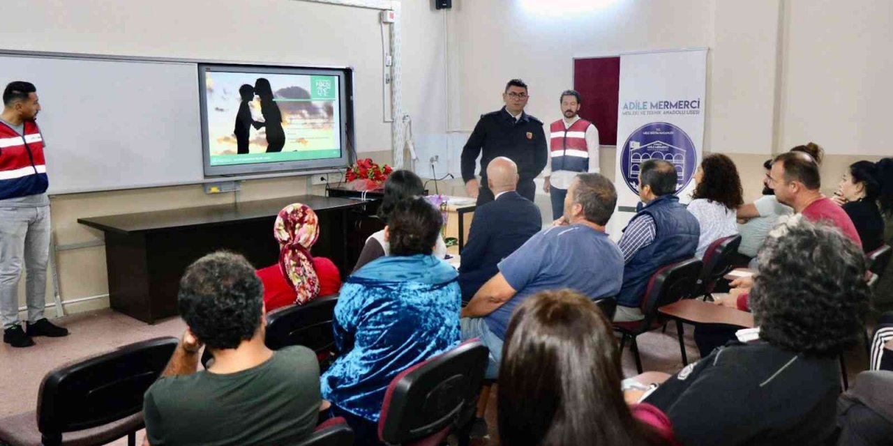 Öğrenci velilerine uyuşturucuya karşı eğitim