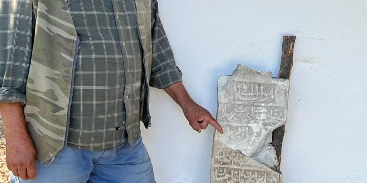 Köyceğiz’de çöplüğe atılmış 200 yıllık mezar taşı bulundu