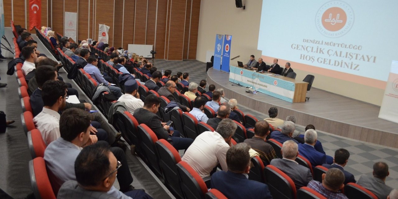 Denizli’de gençliğin sorunları çalıştayda ele alındı