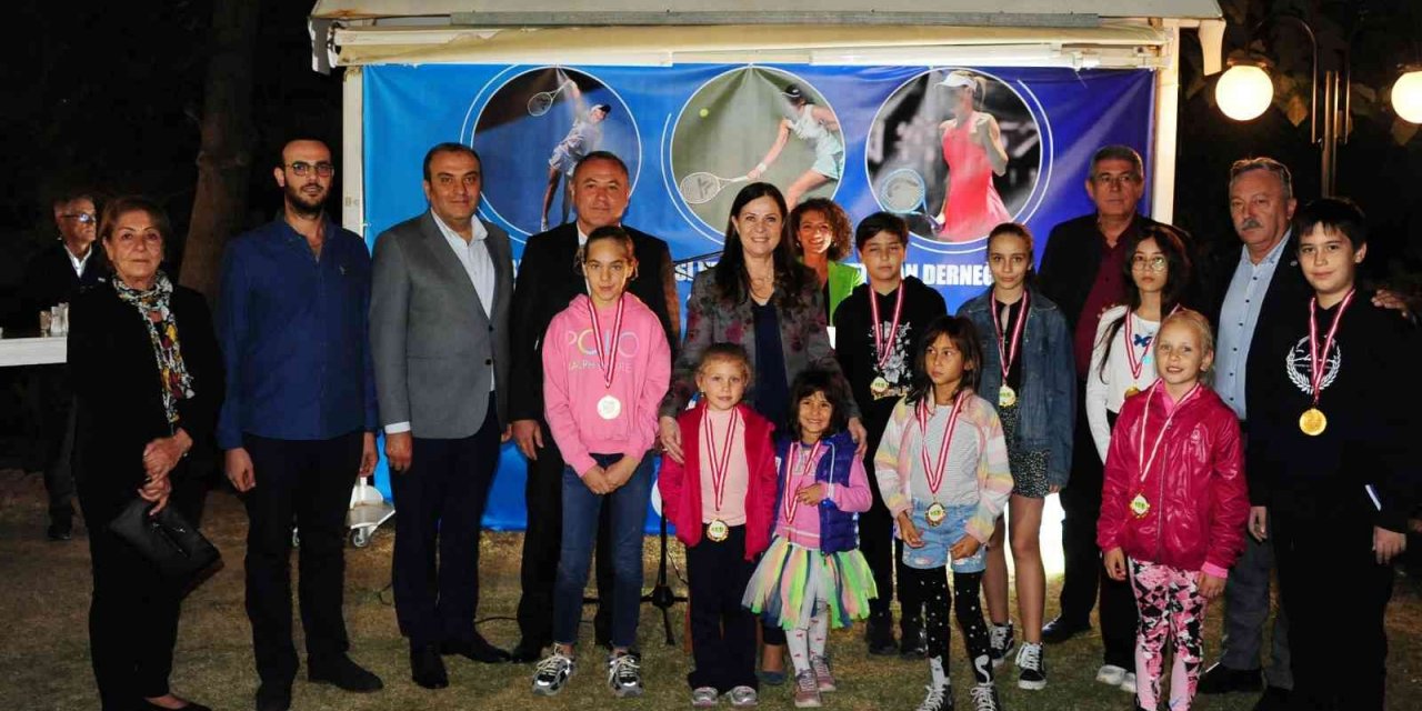 Raketler kız öğrencilere burs oldu