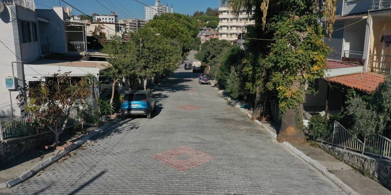 Kuşadası Belediyesi Kadınlar Denizi’ne 6 bin 500 metrekare yeni yol kazandırdı