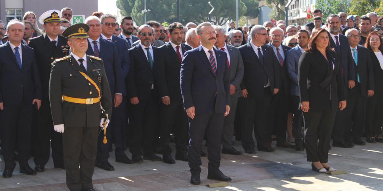 Aydın’da 29 Ekim kutlamaları çelenk sunma töreni başladı