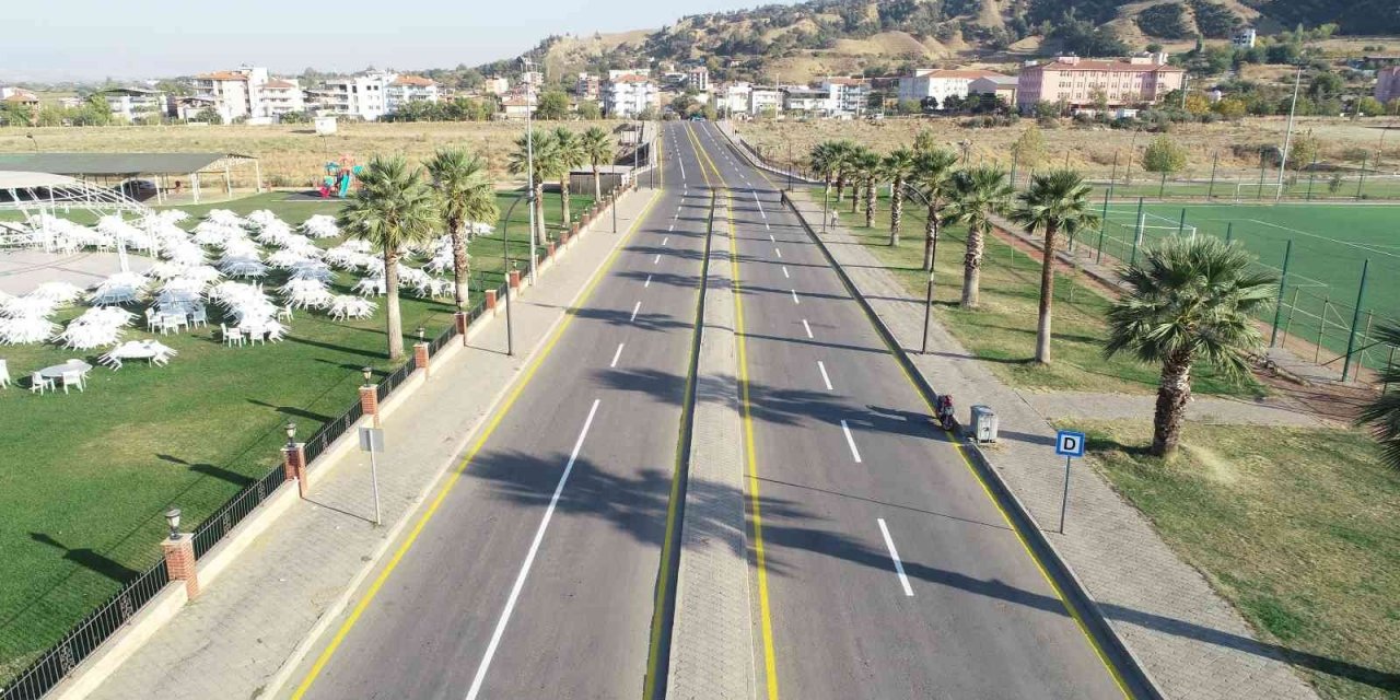 Salihli’de asfaltlanan yollara çizgi çalışması yapıldı