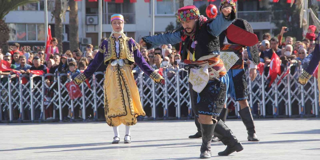 Cumhuriyet Bayramı İzmir’de coşkuyla kutlandı