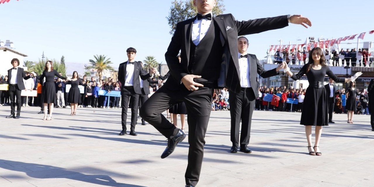 Manisa’nın ilçelerinde ’Cumhuriyet Bayramı’ coşkusu