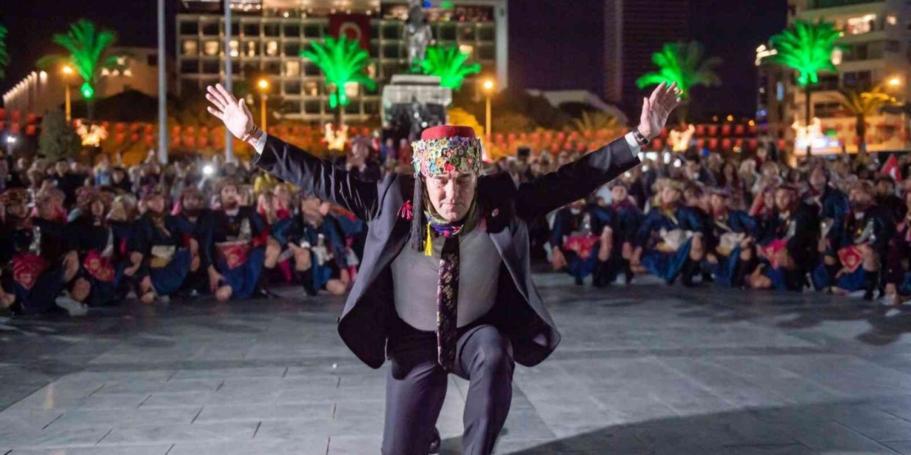 Başkan Soyer’den zeybek sürprizi