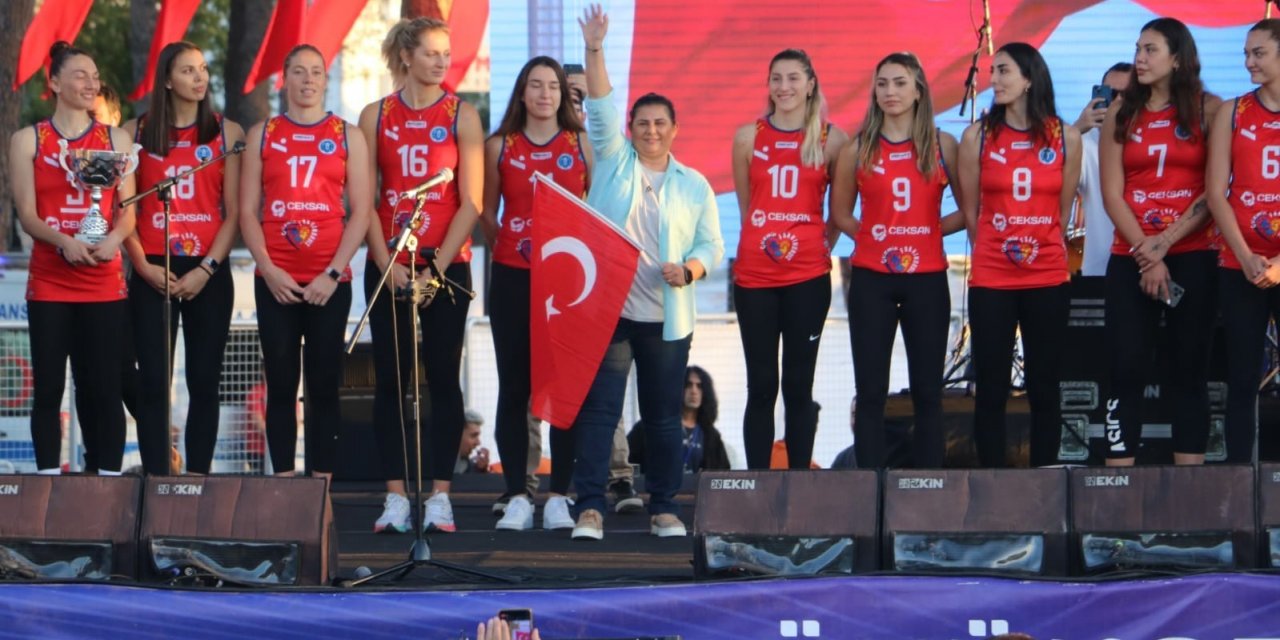 Başkan Çerçioğlu ve Aydın’ın Sultanları otizme dikkat çekti