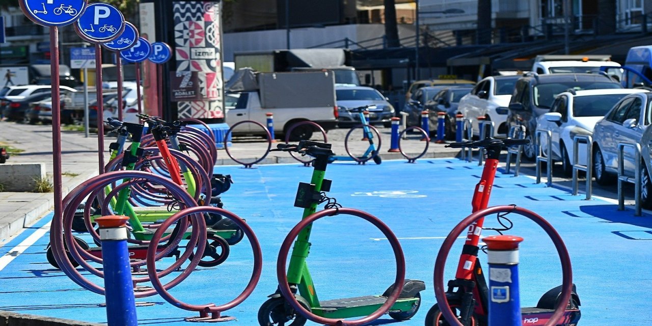 İzmir’de e-skuter park alanları oluşturuldu