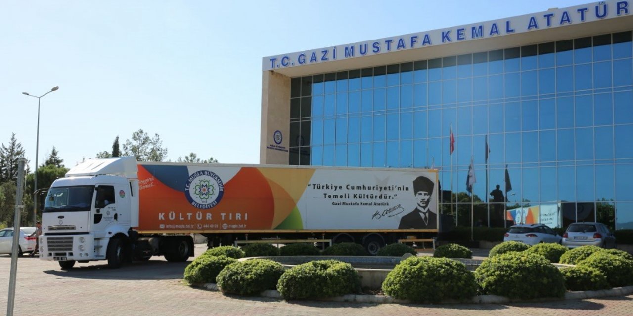 Büyükşehir Kültür Tırı hizmet için yollarda