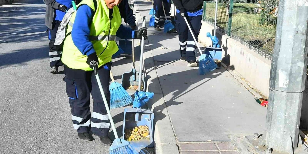Temizlik seferberliği İzmir’in her köşesine yayılıyor