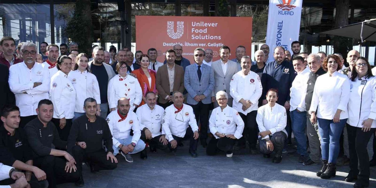 Başkan Ömer Günel: ’Kuşadası turizminde değişim zamanı’