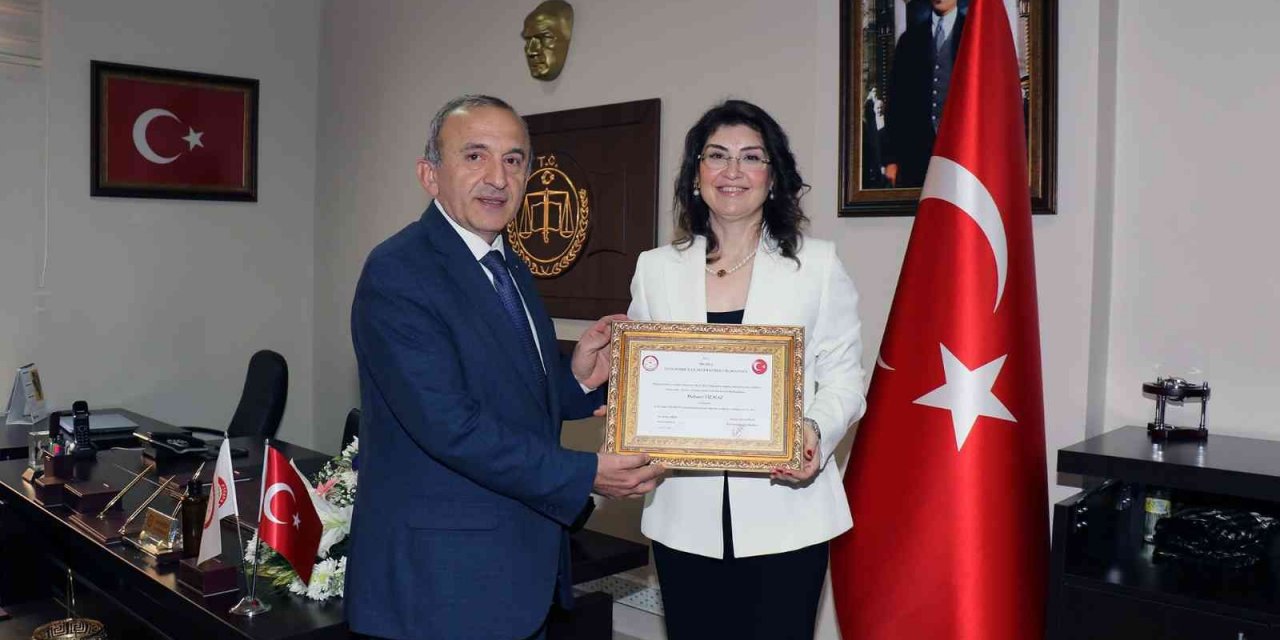 Manisa TSO Başkanı Mehmet Yılmaz mazbatasını aldı