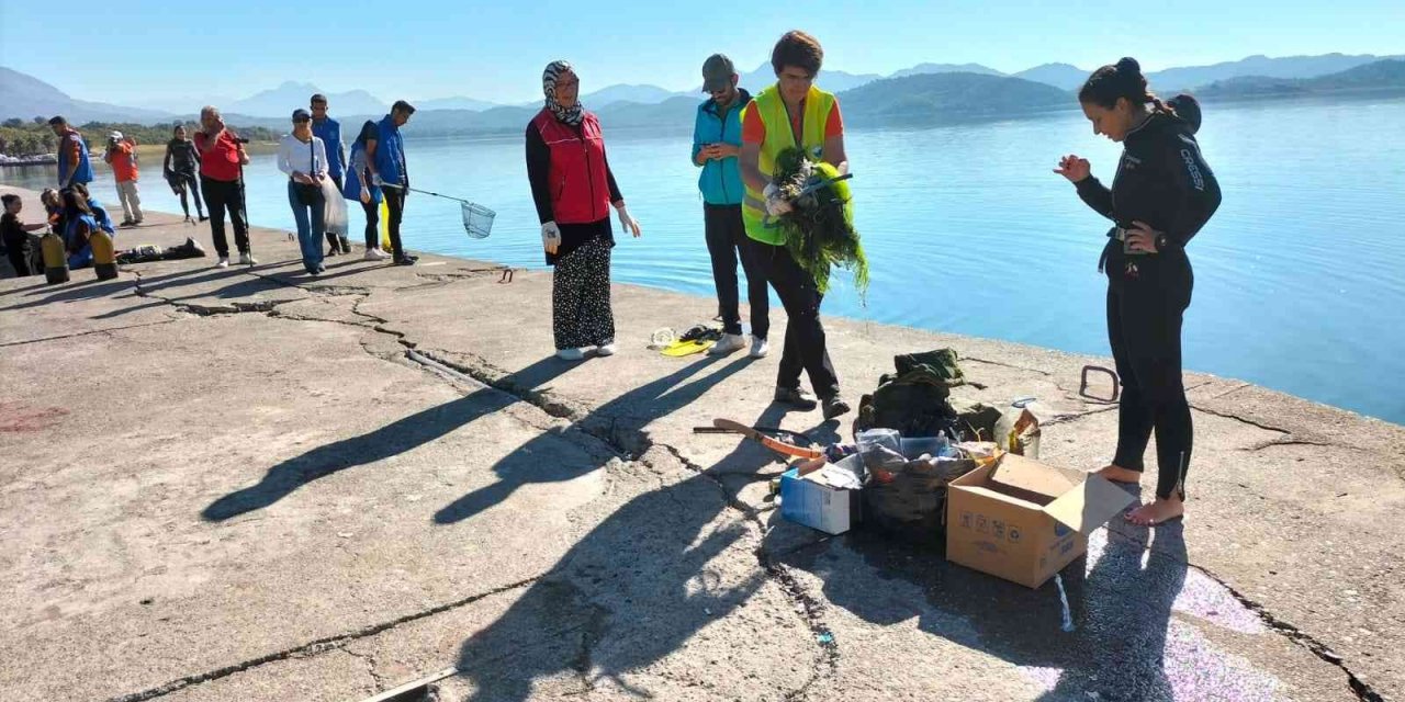 Köyceğiz Gölü dip temizliği yapıldı