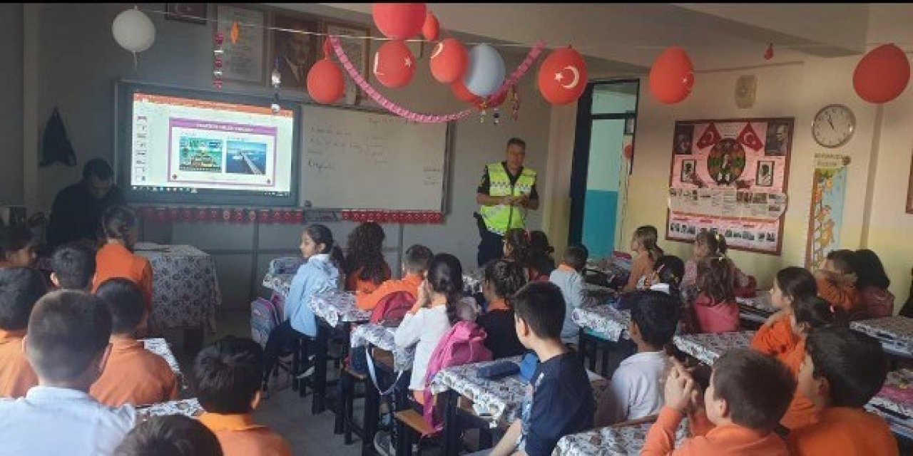 Kuyucak’ta 78 öğrenci “trafik dedektifi” oldu