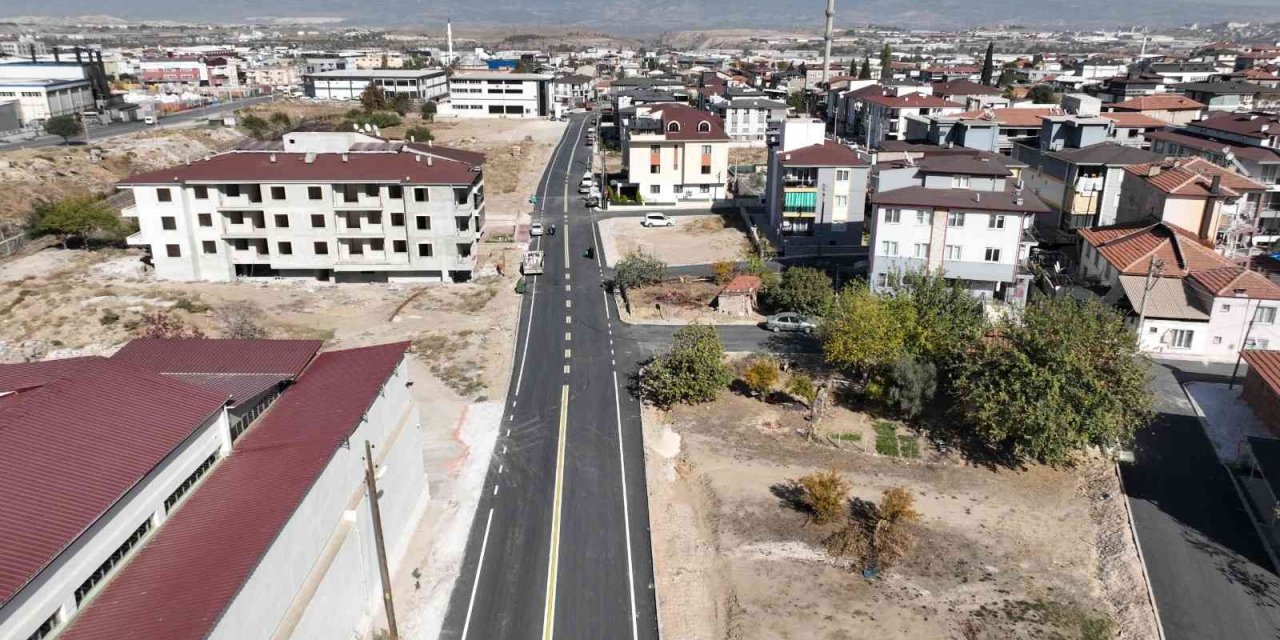 Merkezefendi’de yenilenen yol ve kaldırımlar ulaşıma açıldı