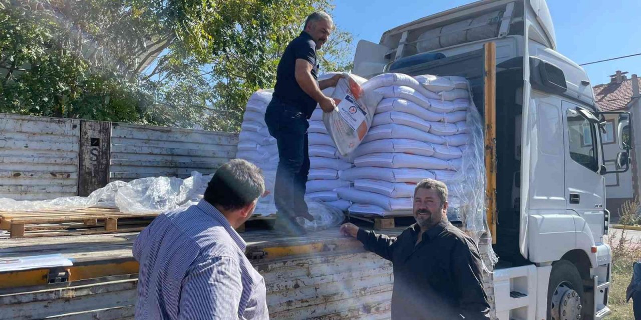 Denizlili üreticilere 90 bin kilogram tohum dağıtımı yapıldı