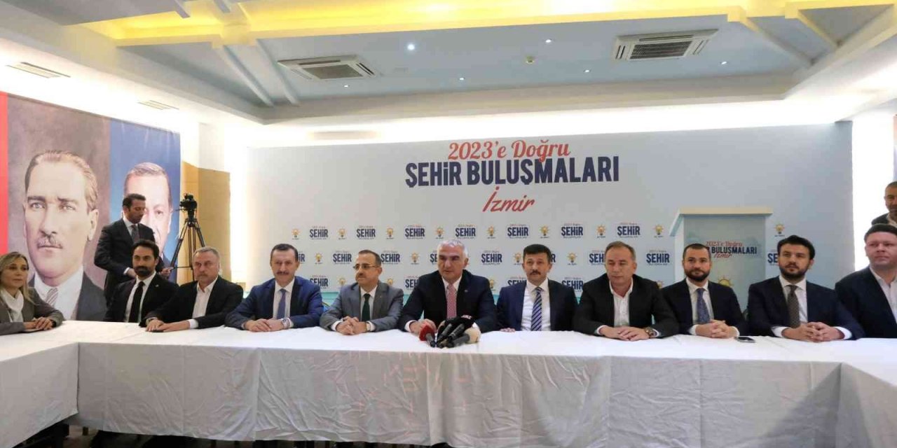 Bakan Ersoy, İzmir’de restorasyonu devam eden eski Tekel fabrikasında incelemelerde bulundu